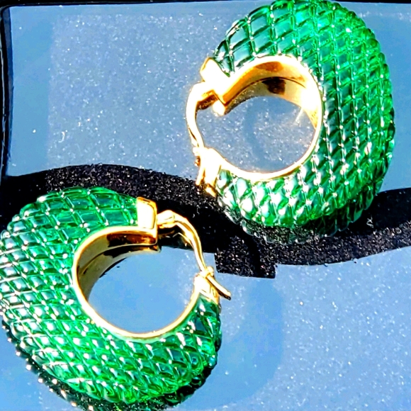 Green Lucite & Gold Earrings - Picture 2 of 5